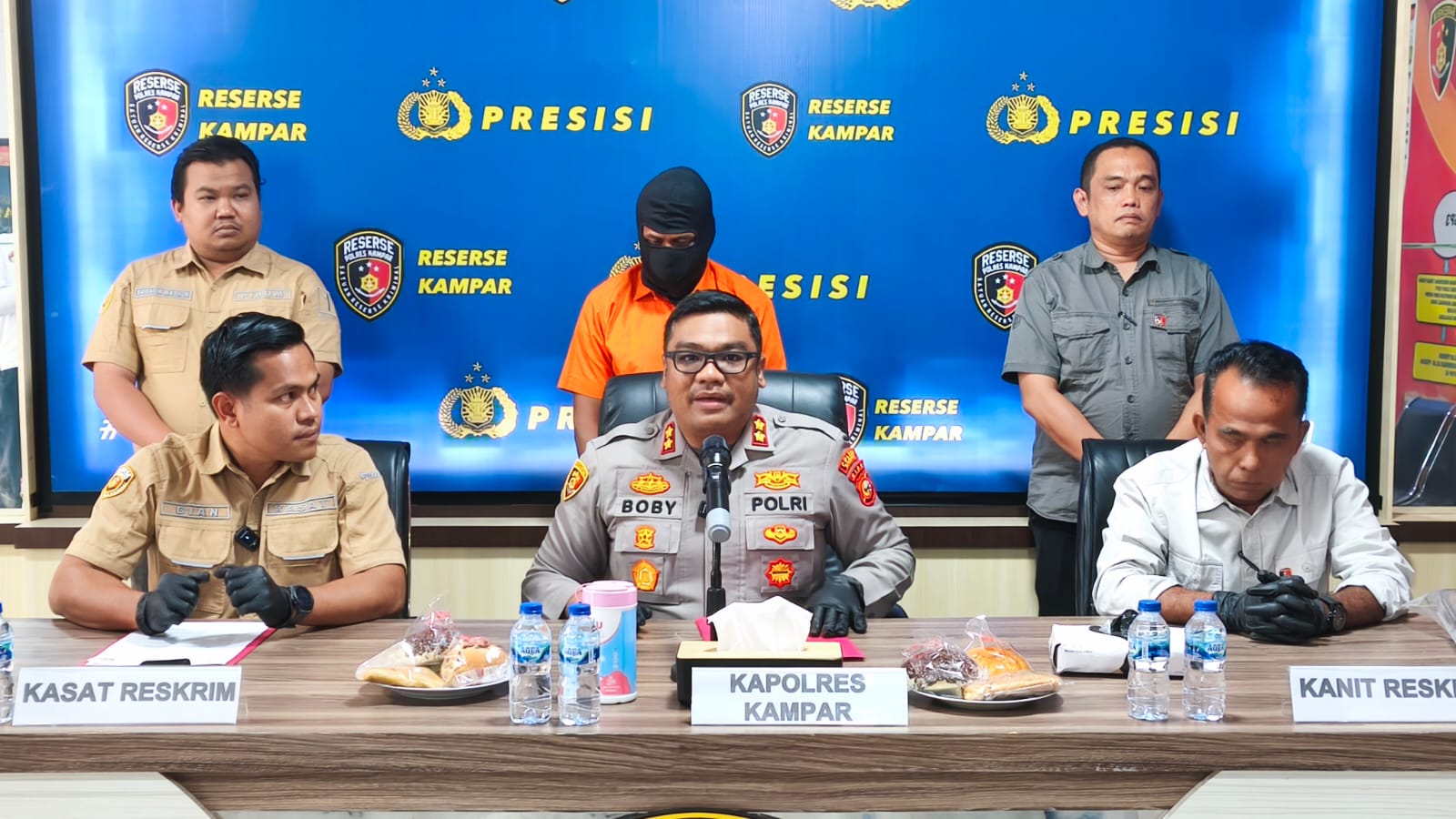 “Kurang dari 24 Jam, Pembunuh di Kualu Tertangkap!” Polres Kampar Gerak Cepat, Kapolres Imbau Warga Lapor Jika Ada Pencurian!