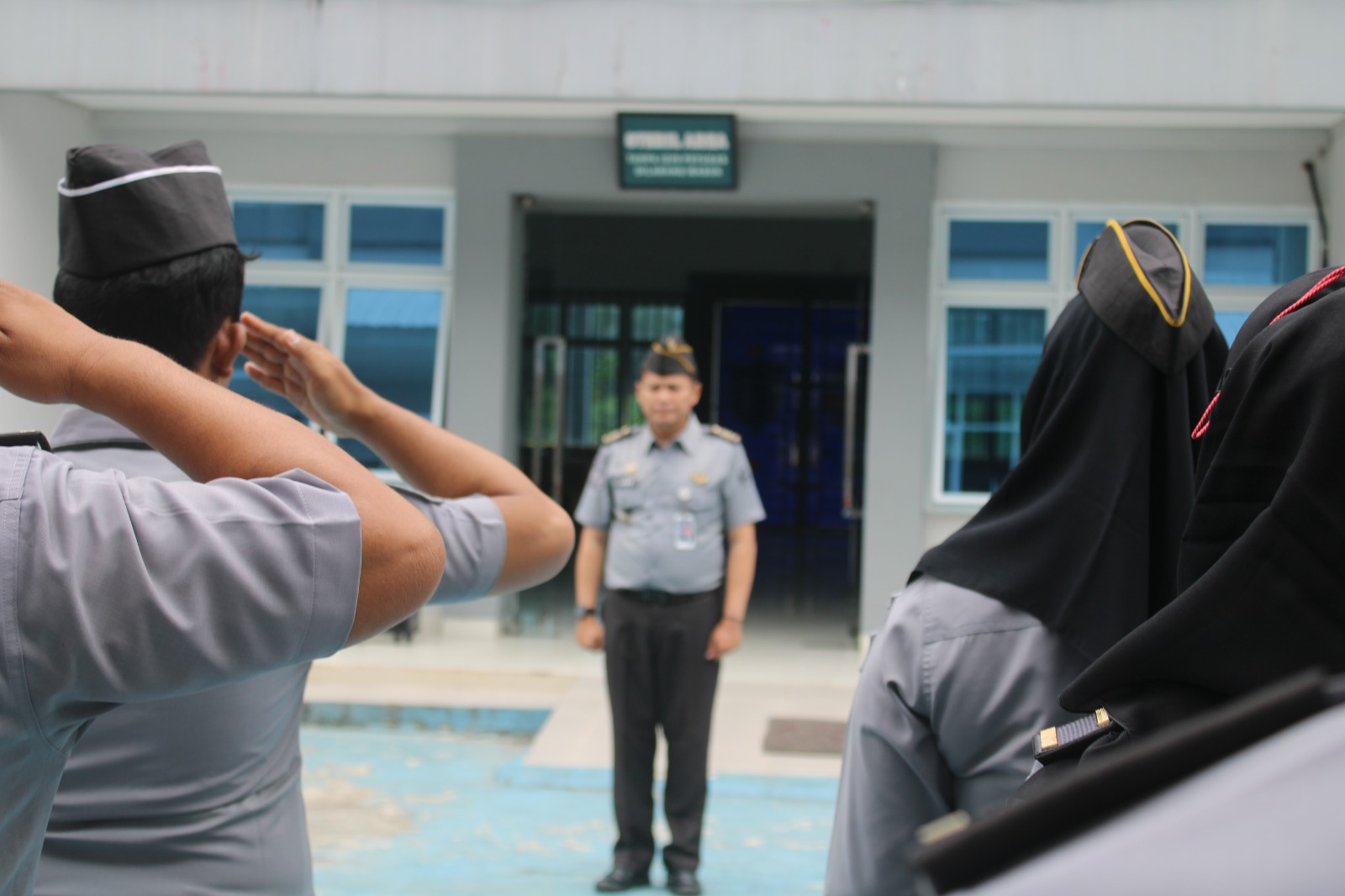 Kasubbag TU Pimpin dan Berikan Amanat Apel Pagi Lapas Narkotika Rumbai