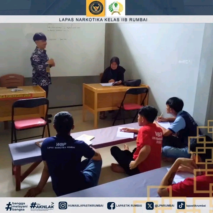 Raih Masa Depan Yang Lebih Baik, Warga Binaan Lapas Narkotika Rumbai Mengikuti Pusat Kegiatan Belajar Mengajar (PKBM)