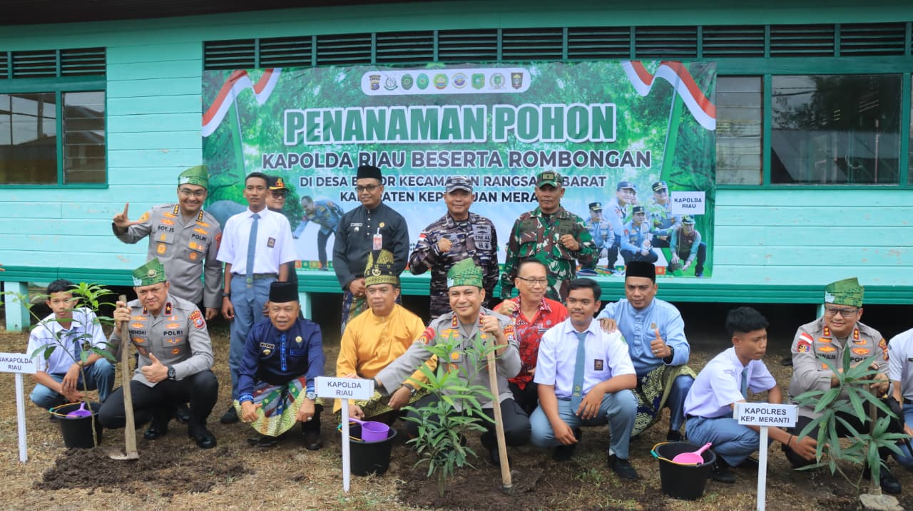 Kapolda Riau Susur Sungai Jelajah Kampung, Ajak Warga Jaga Budaya Dan Alam