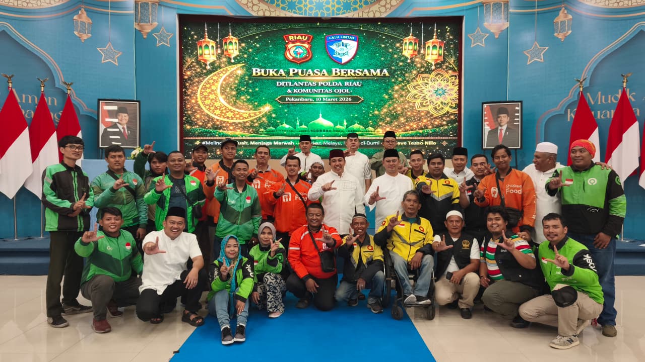 Hangatnya Ramadhan 1447 H, Ditlantas Polda Riau Buka Puasa Bersama Anak Yatim Dan Ojol Sambil Gaungkan Mudik Aman Keluarga Bahagia