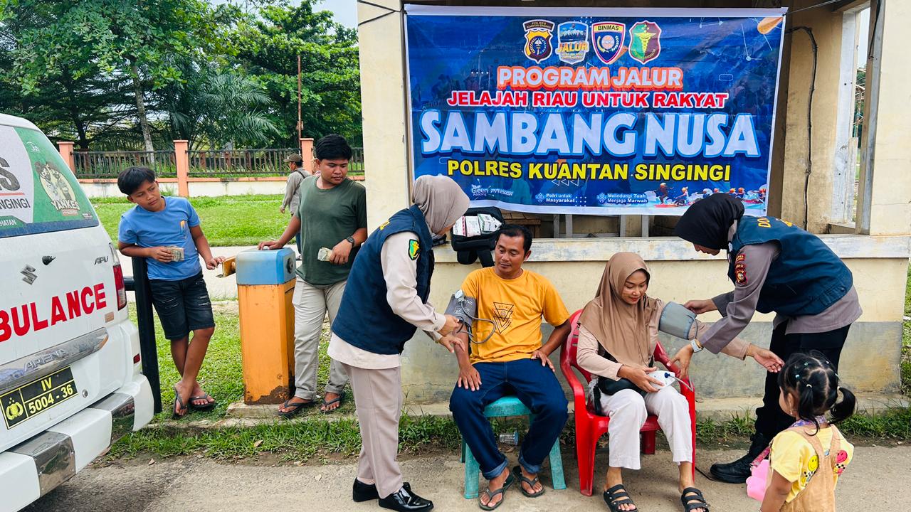 Klinik Terapung Dokkes Polres Kuansing Layani Warga Di Pasar Teluk Kuantan, Wujud Nyata Program JALUR